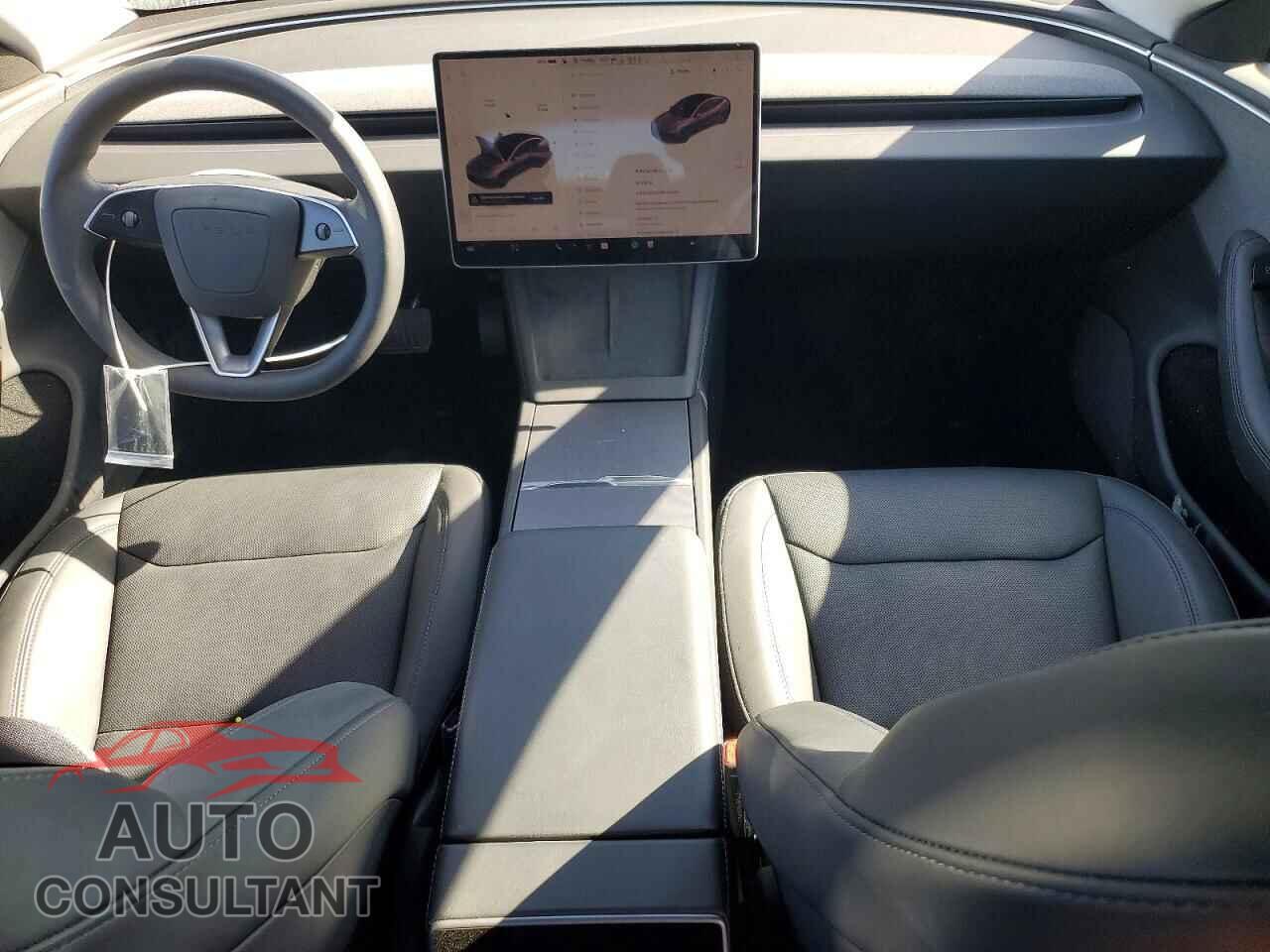 TESLA MODEL 3 2024 - 5YJ3E1EA2RF725233
