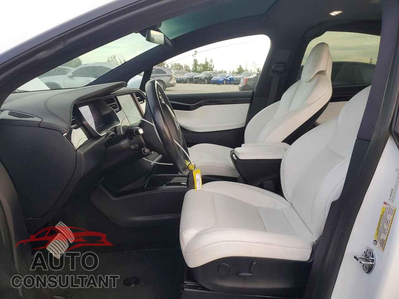 TESLA MODEL X 2018 - 5YJXCBE41JF120860