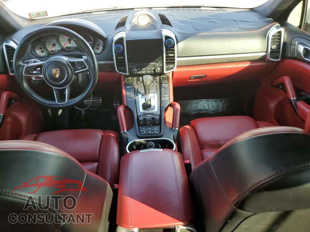 PORSCHE CAYENNE 2017 - WP1AD2A26HLA80384