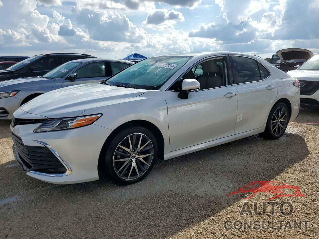 TOYOTA CAMRY 2022 - 4T1F31AK1NU590535
