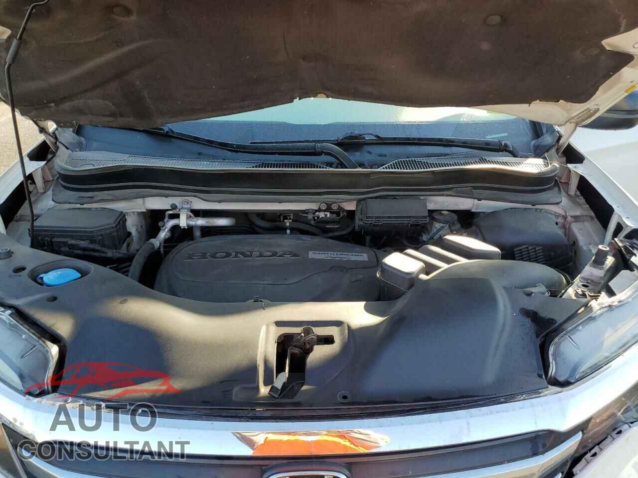 HONDA PILOT 2017 - 5FNYF5H16HB016986