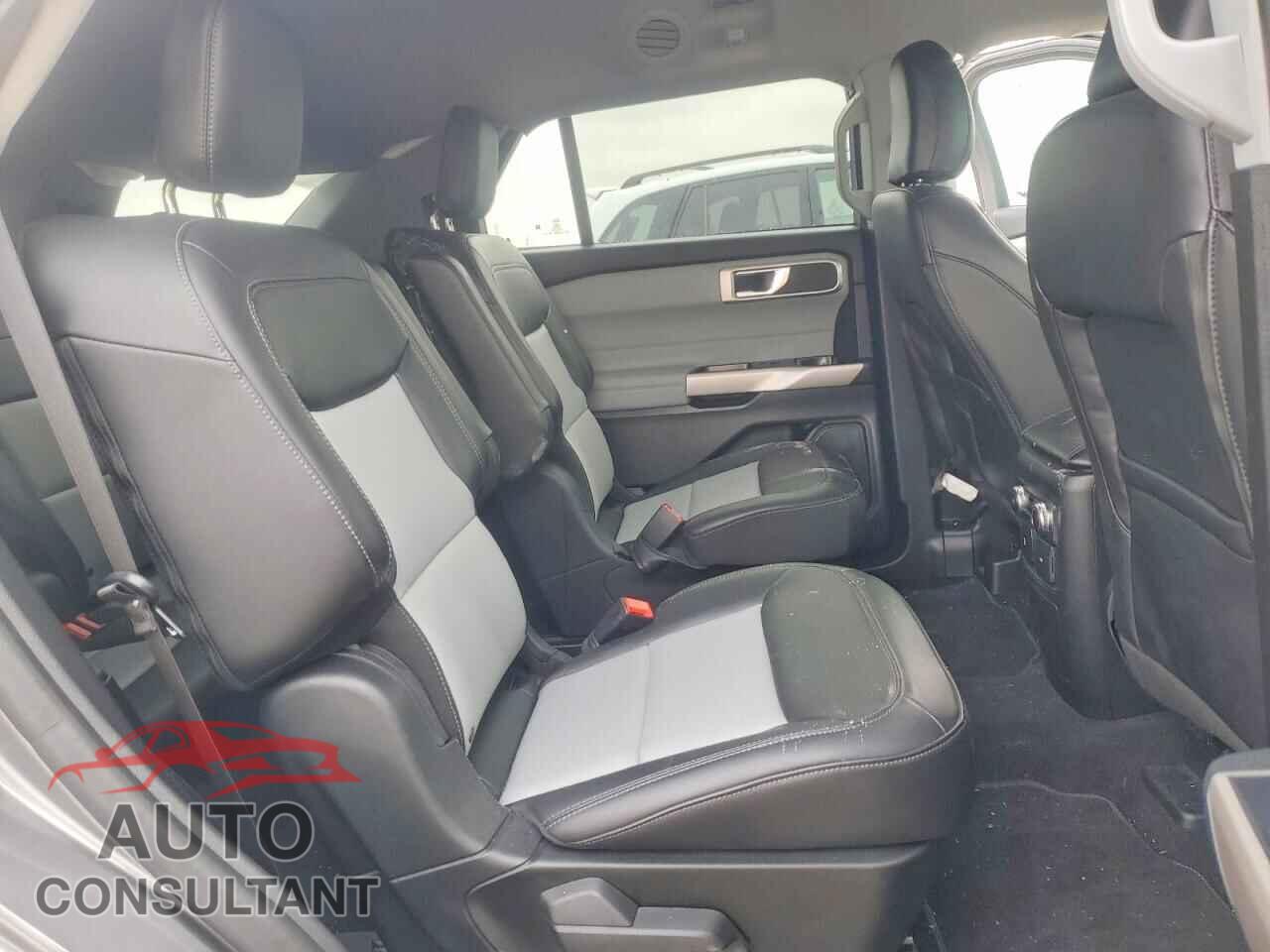 FORD EXPLORER 2024 - 1FMSK7DH0RGA72411