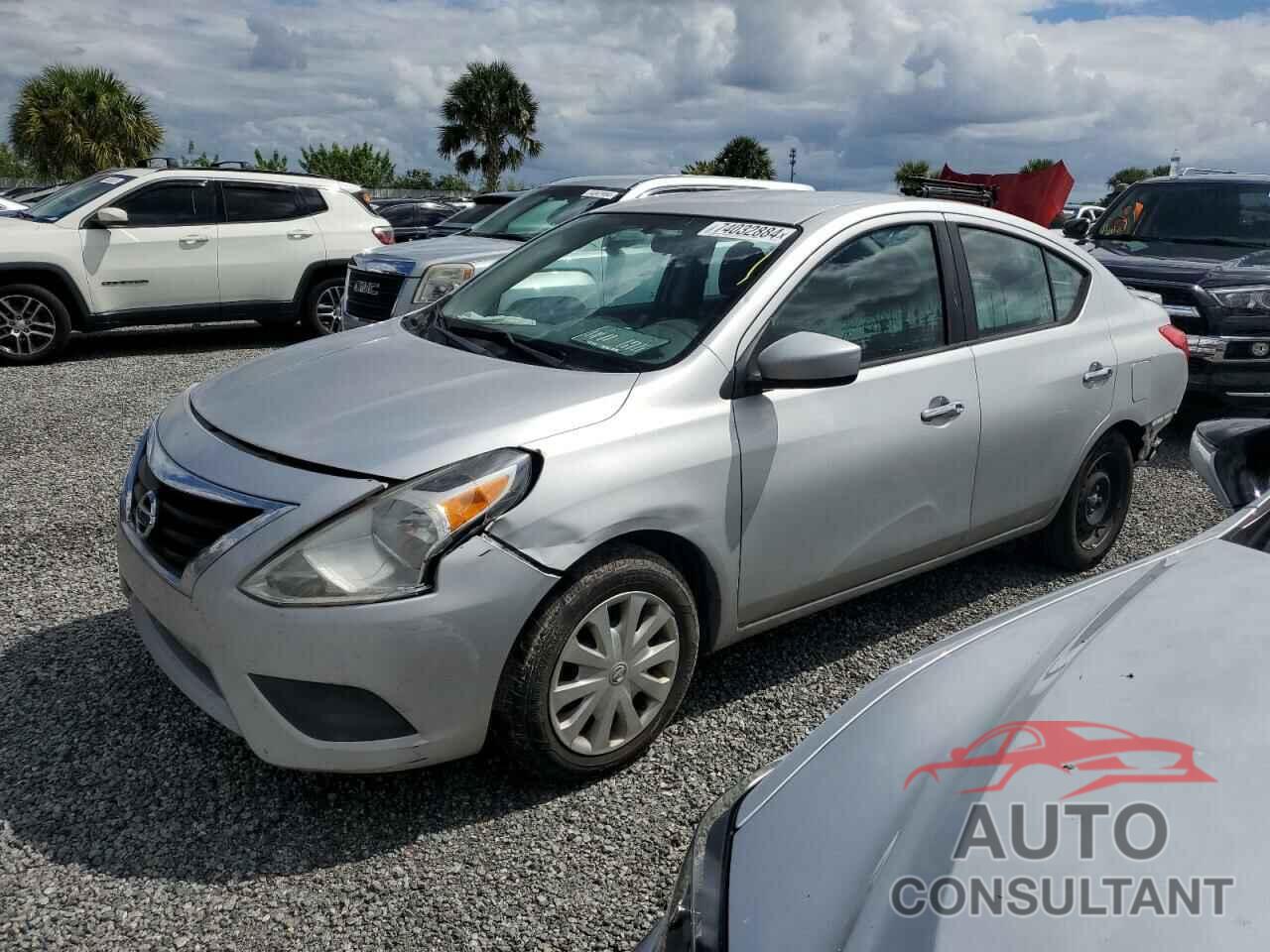 NISSAN VERSA 2018 - 3N1CN7AP3JK418861