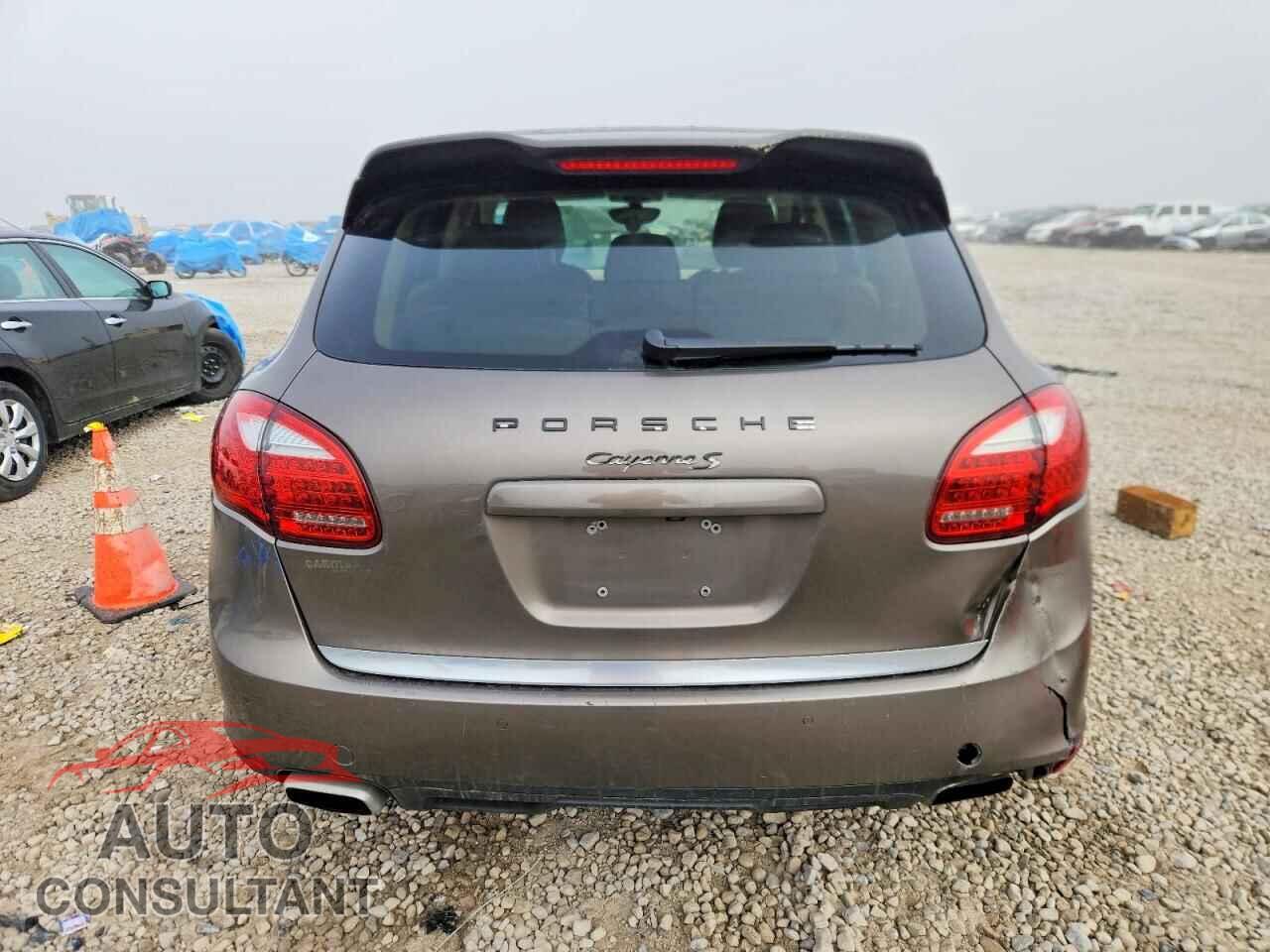 PORSCHE CAYENNE 2012 - WP1AB2A2XCLA40825