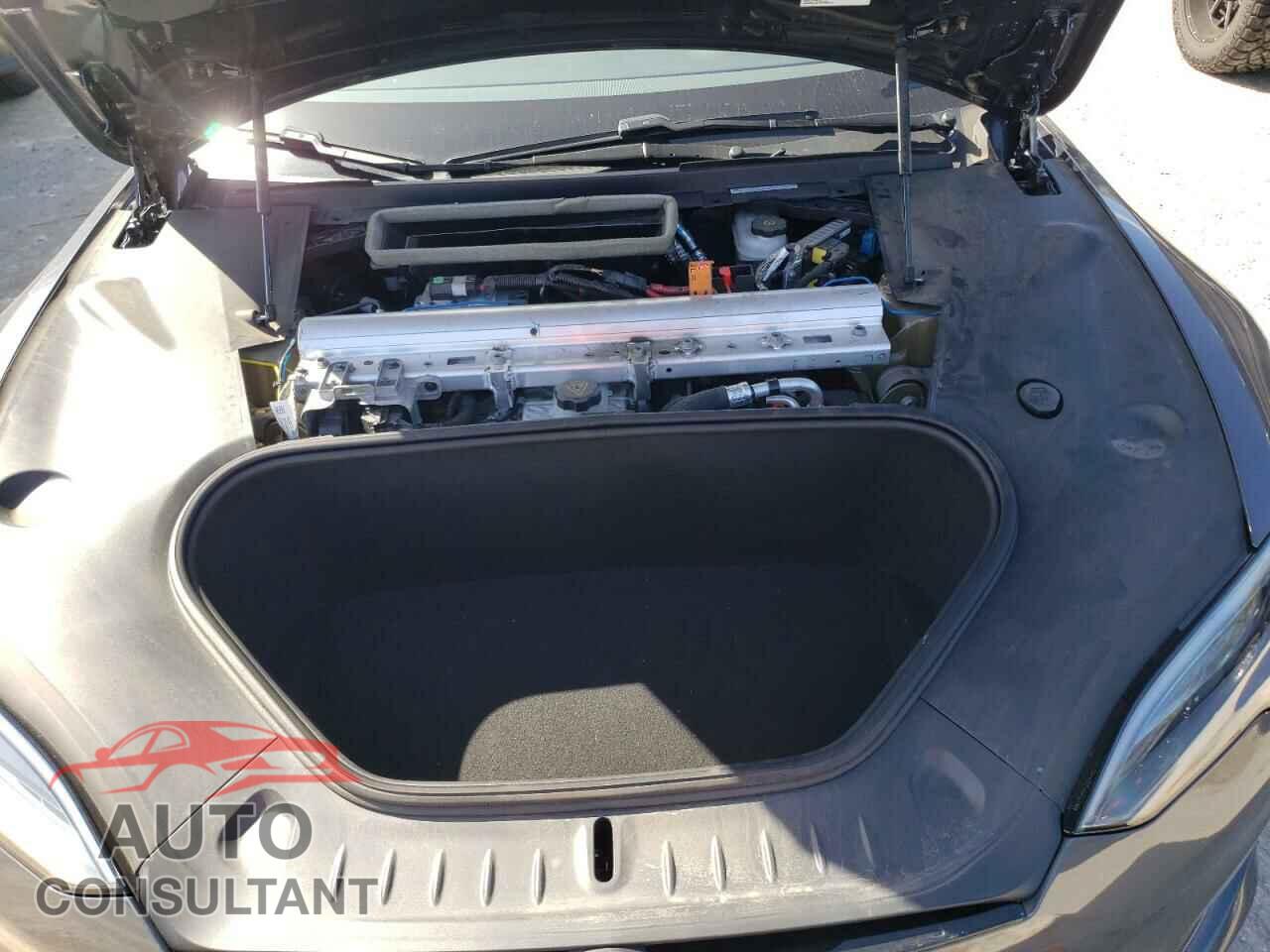 TESLA MODEL S 2023 - 5YJSA1E5XPF512330