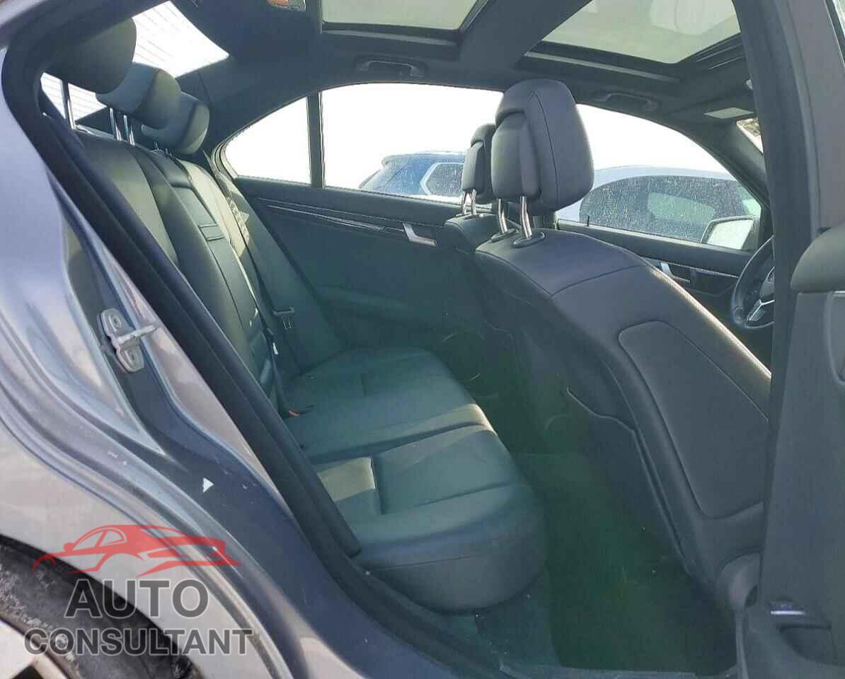 MERCEDES-BENZ C-CLASS 2012 - WDDGF8BB1CA636005
