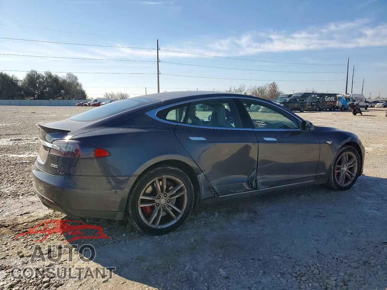 TESLA MODEL S 2015 - 5YJSA1H49FF086454