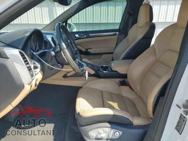 PORSCHE CAYENNE 2016 - WP1AA2A28GKA15923