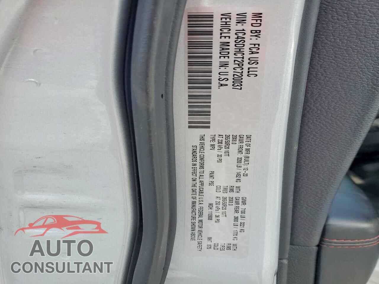 DODGE DURANGO 2023 - 1C4SDHCT2PC720037