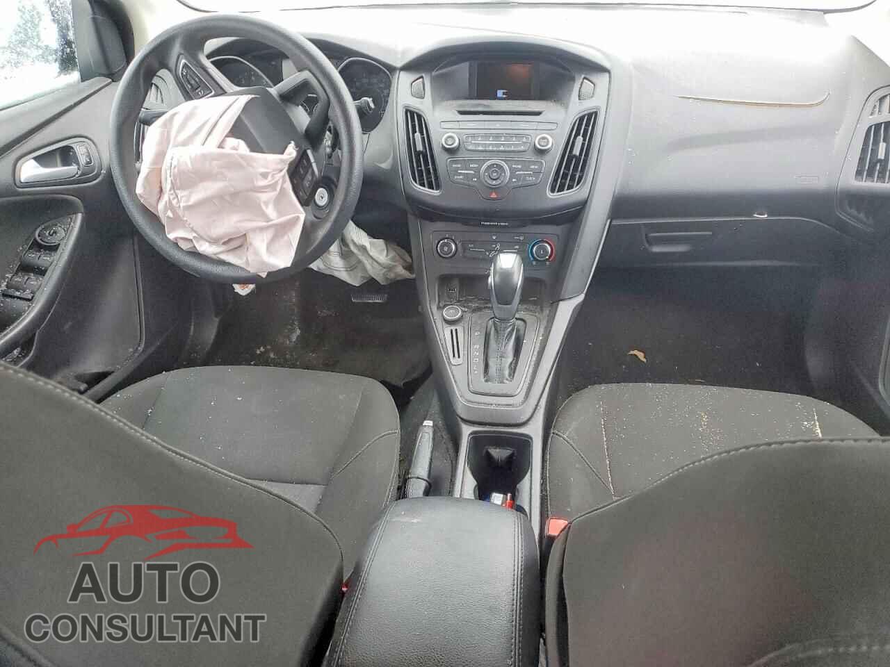FORD FOCUS 2015 - 1FADP3K27FL257571