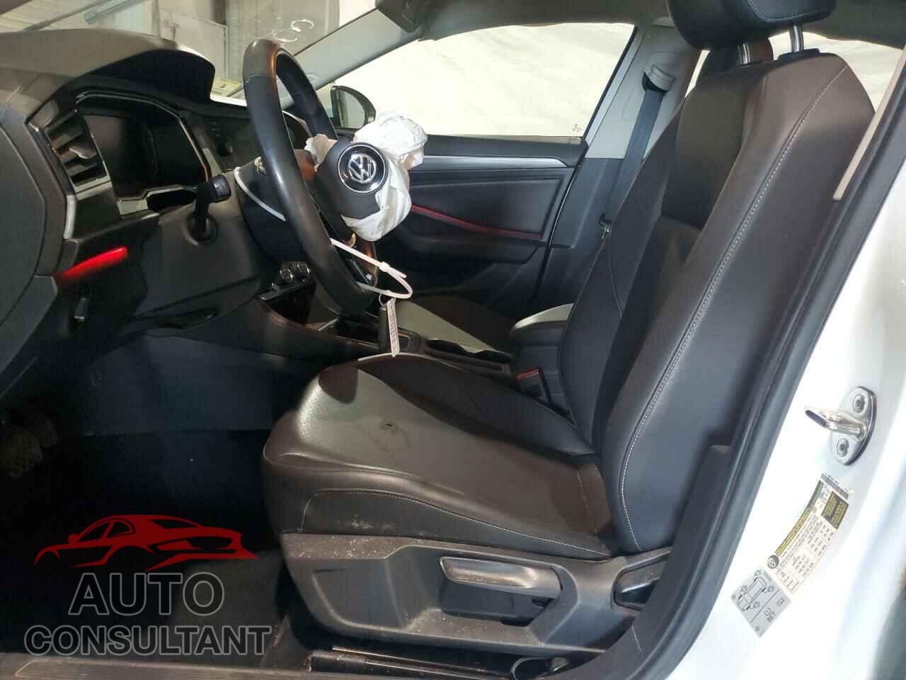 VOLKSWAGEN JETTA 2020 - 3VWEB7BU0LM070332