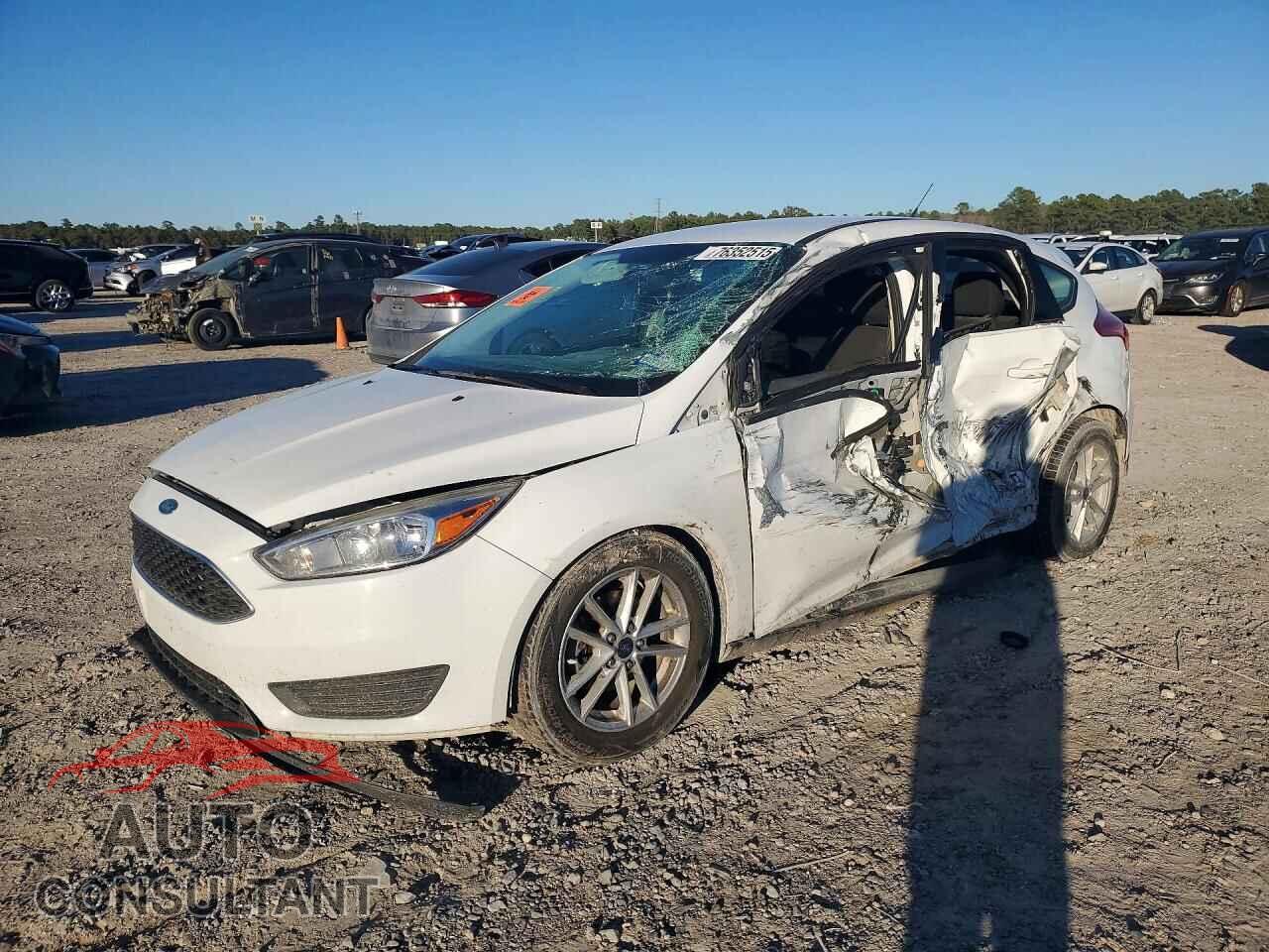 FORD FOCUS 2018 - 1FADP3K28JL295111