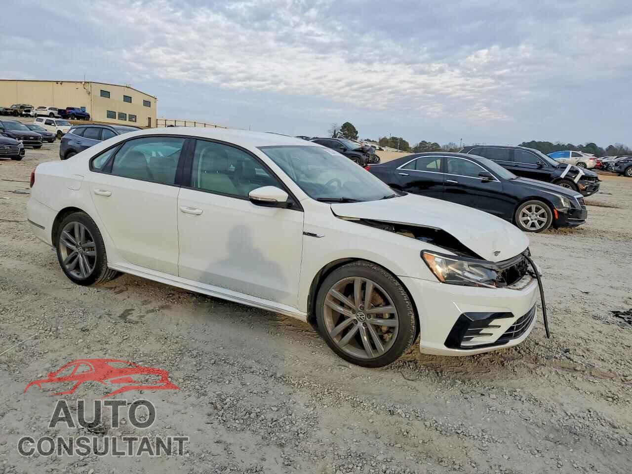 VOLKSWAGEN PASSAT 2018 - 1VWAA7A36JC036629