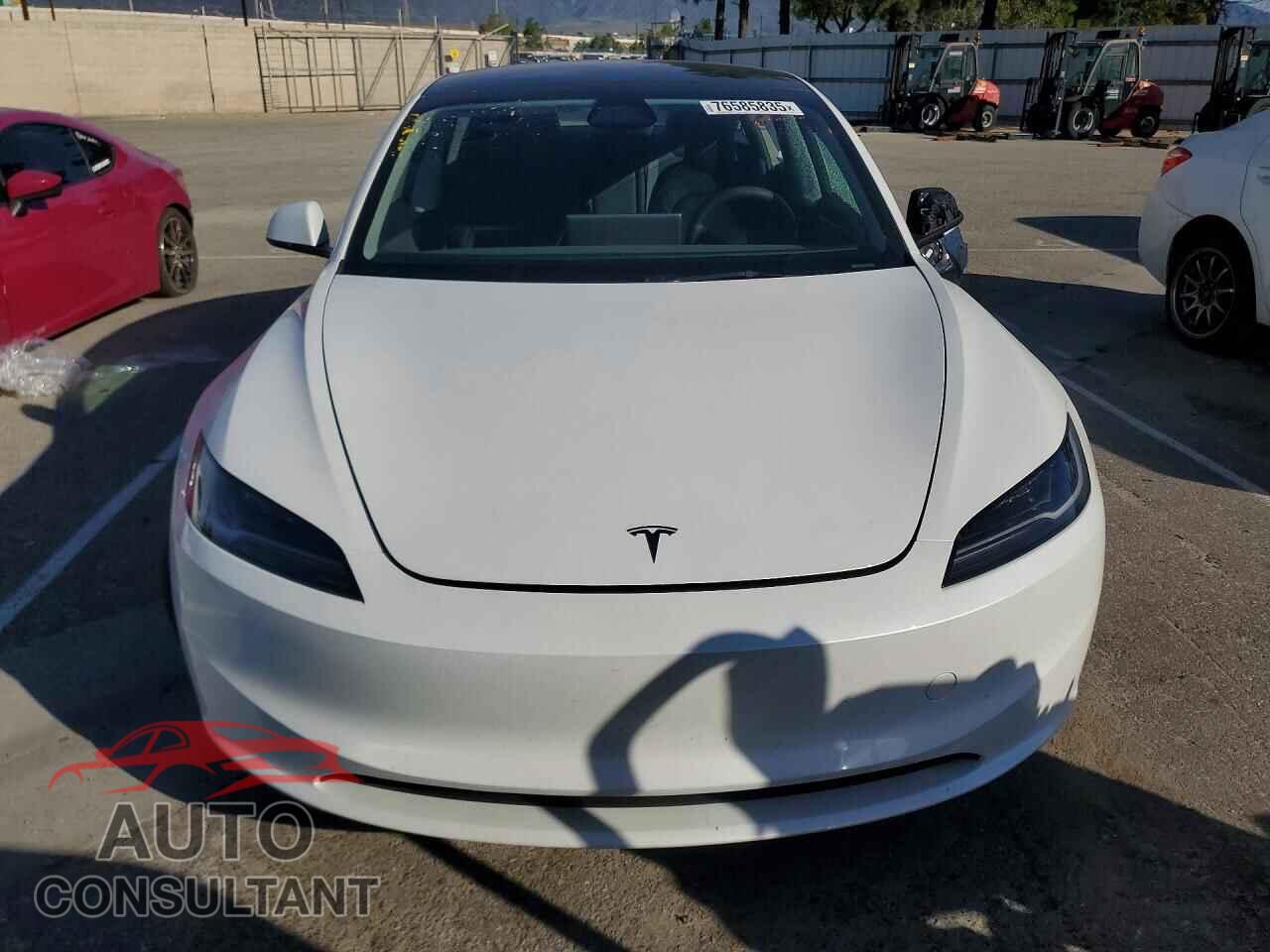 TESLA MODEL 3 2025 - 5YJ3E1EA4SF021895