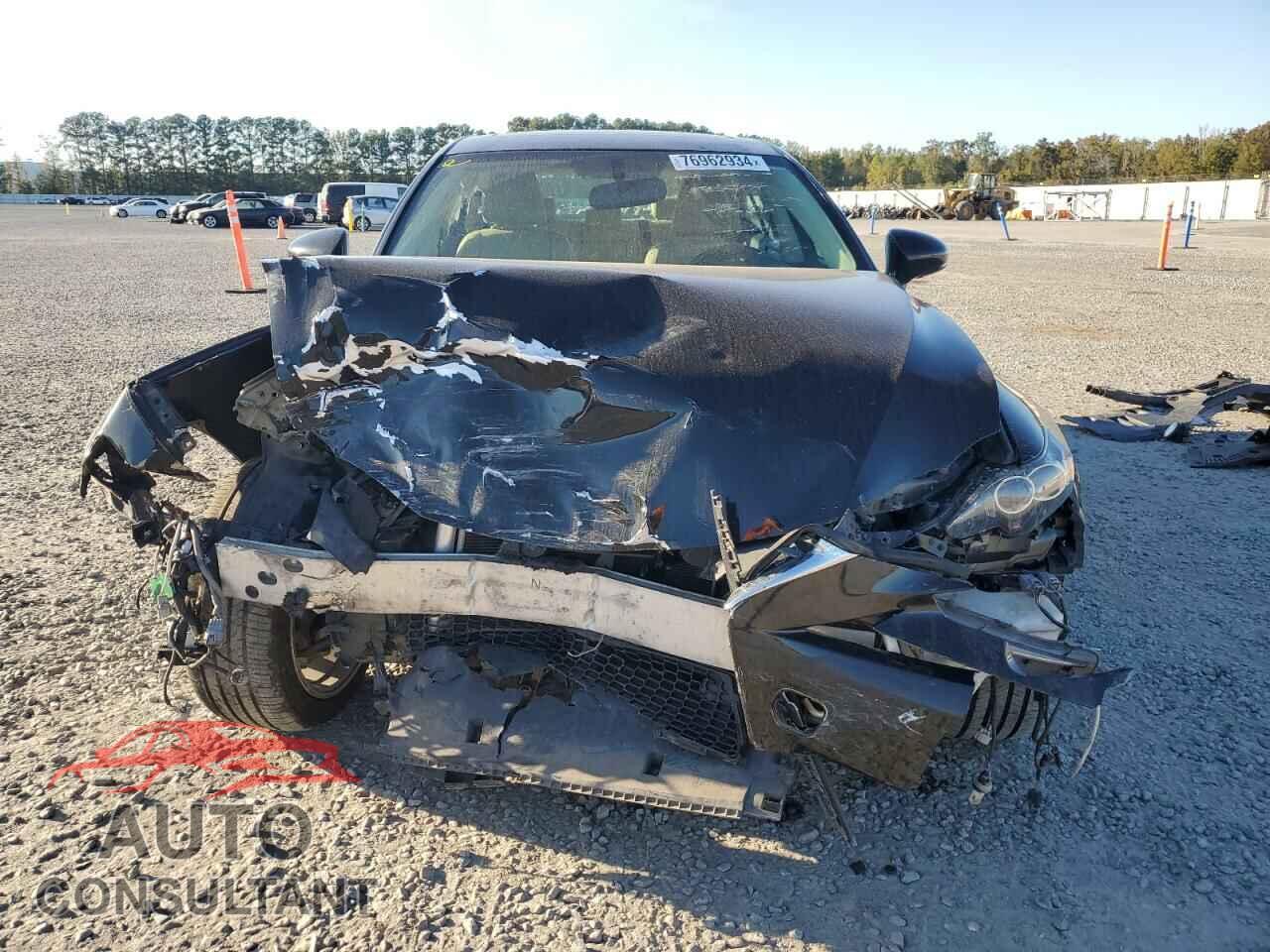 LEXUS IS 2015 - JTHCF1D28F5016714