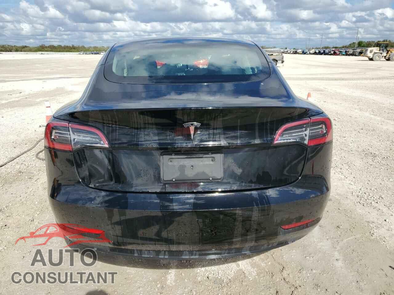 TESLA MODEL 3 2022 - 5YJ3E1EAXNF371701