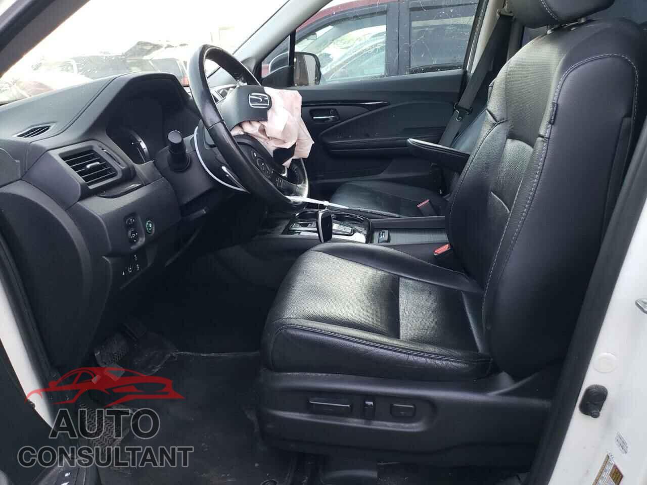 HONDA PILOT 2017 - 5FNYF6H09HB080324