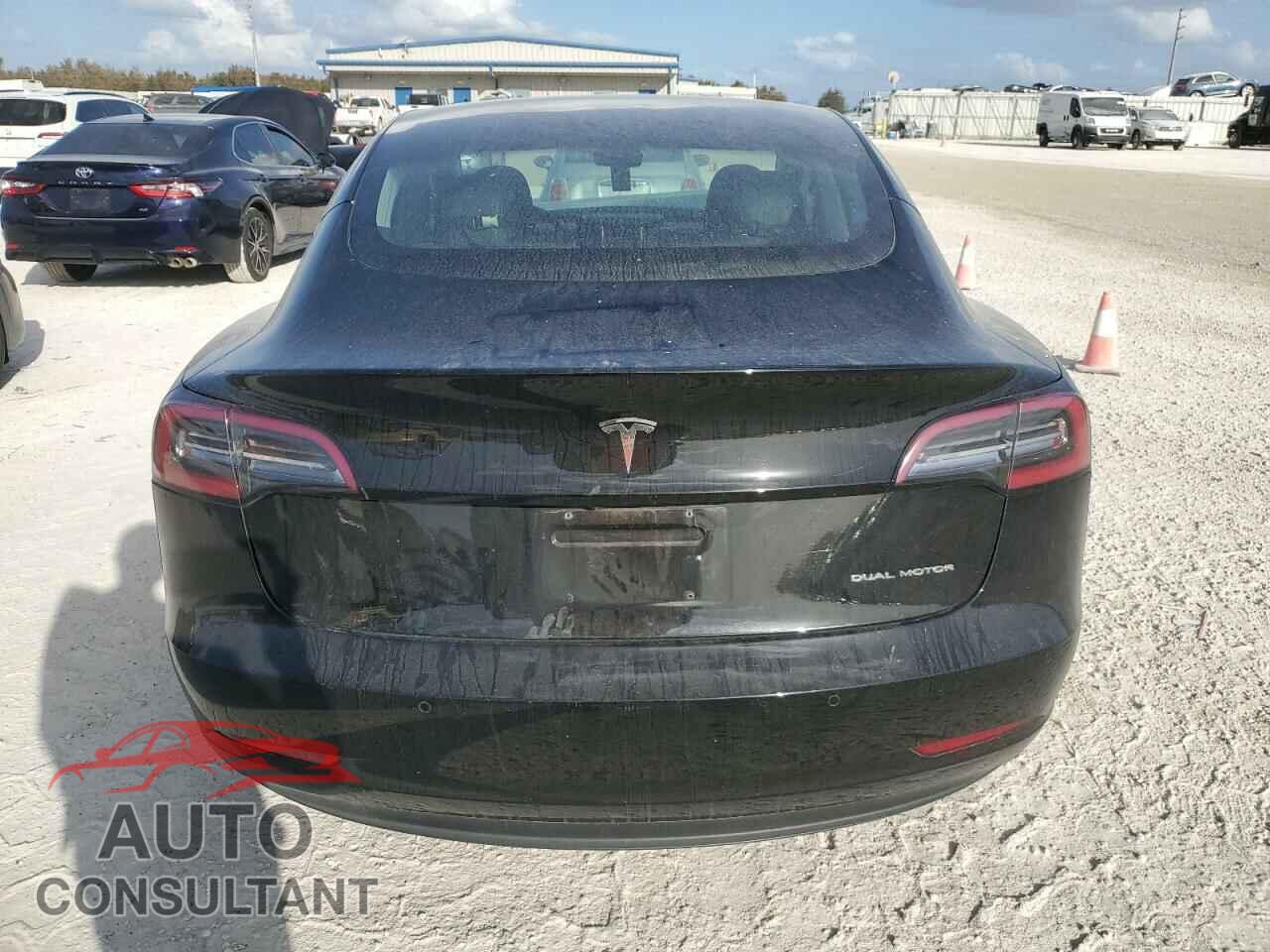 TESLA MODEL 3 2018 - 5YJ3E1EB7JF170373