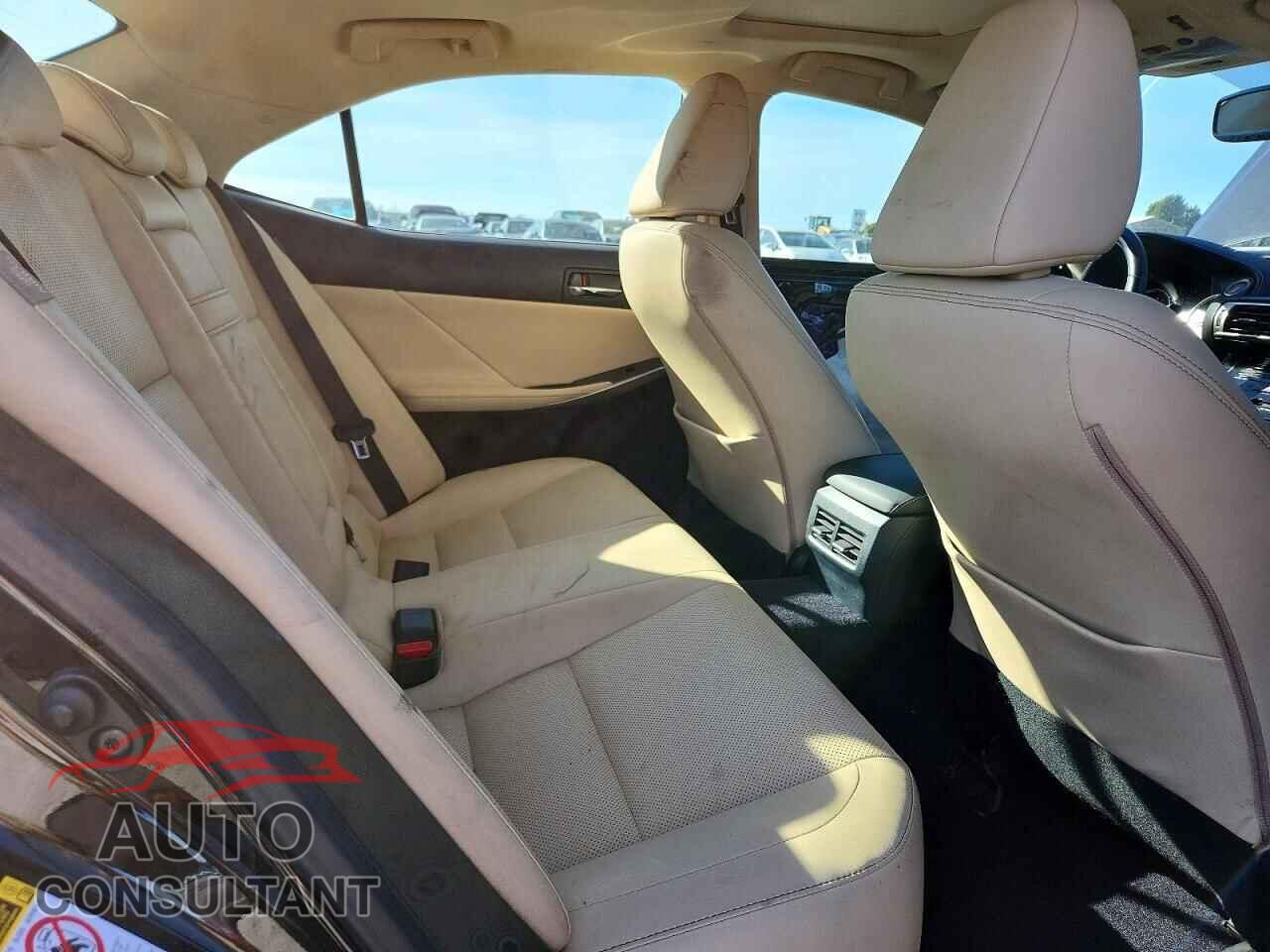 LEXUS IS 2014 - JTHBF1D23E5040946