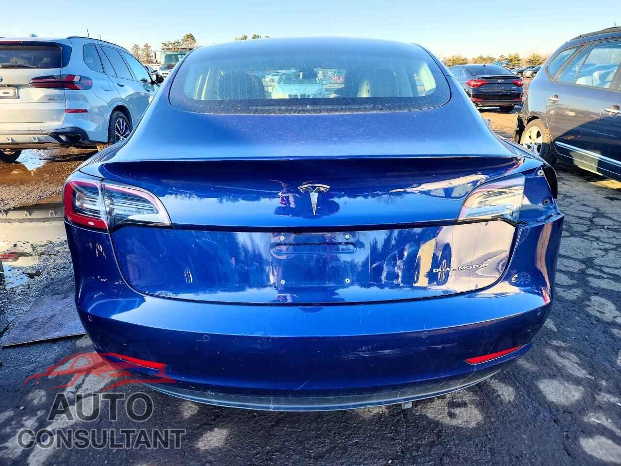 TESLA MODEL 3 2018 - 5YJ3E1EB9JF120137