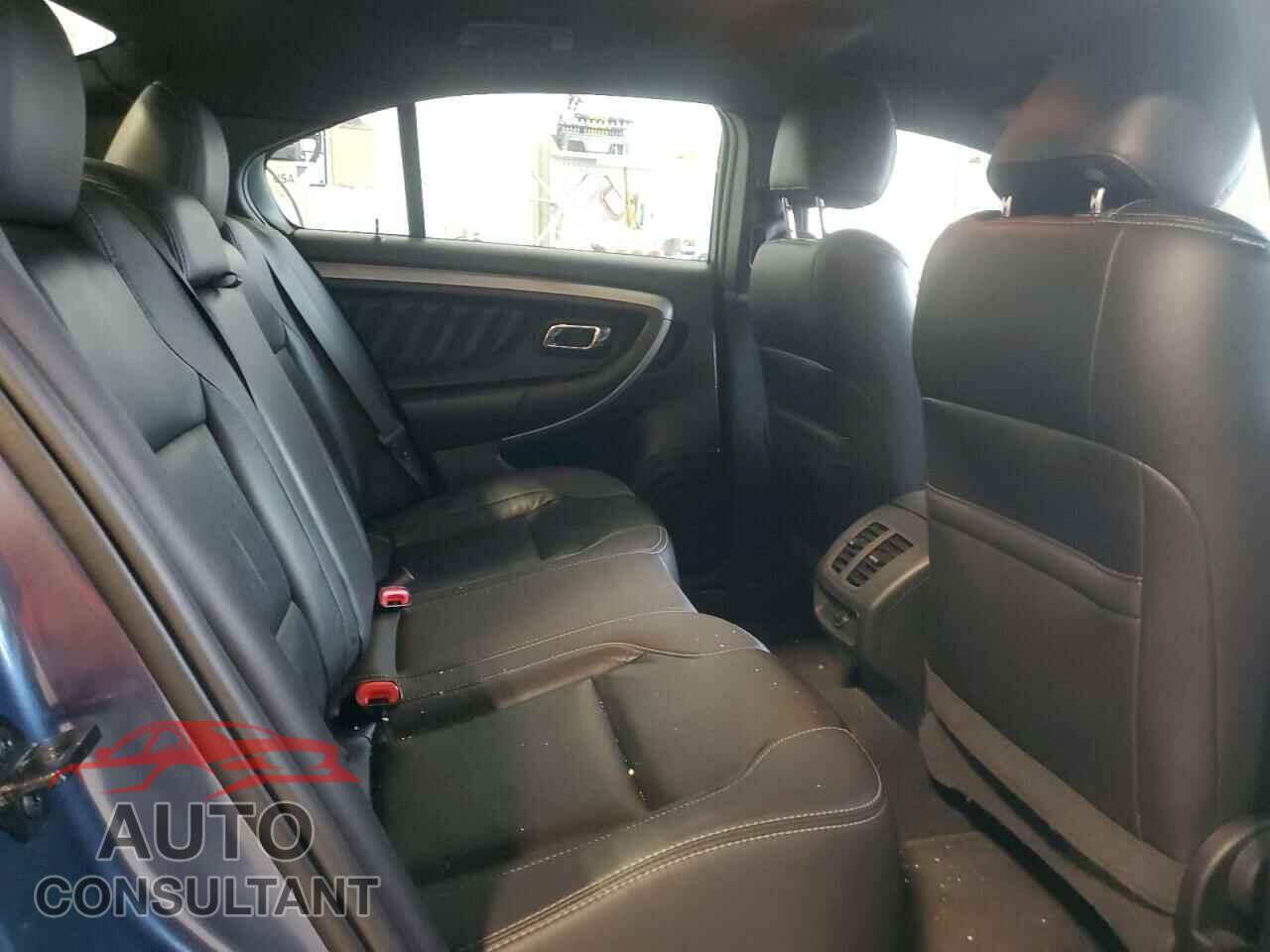FORD TAURUS 2018 - 1FAHP2E88JG114111