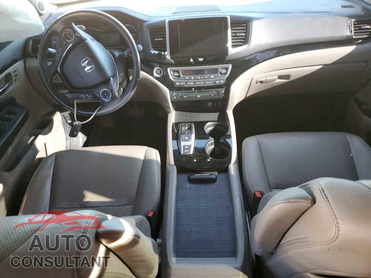 HONDA PILOT 2017 - 5FNYF6H00HB041234