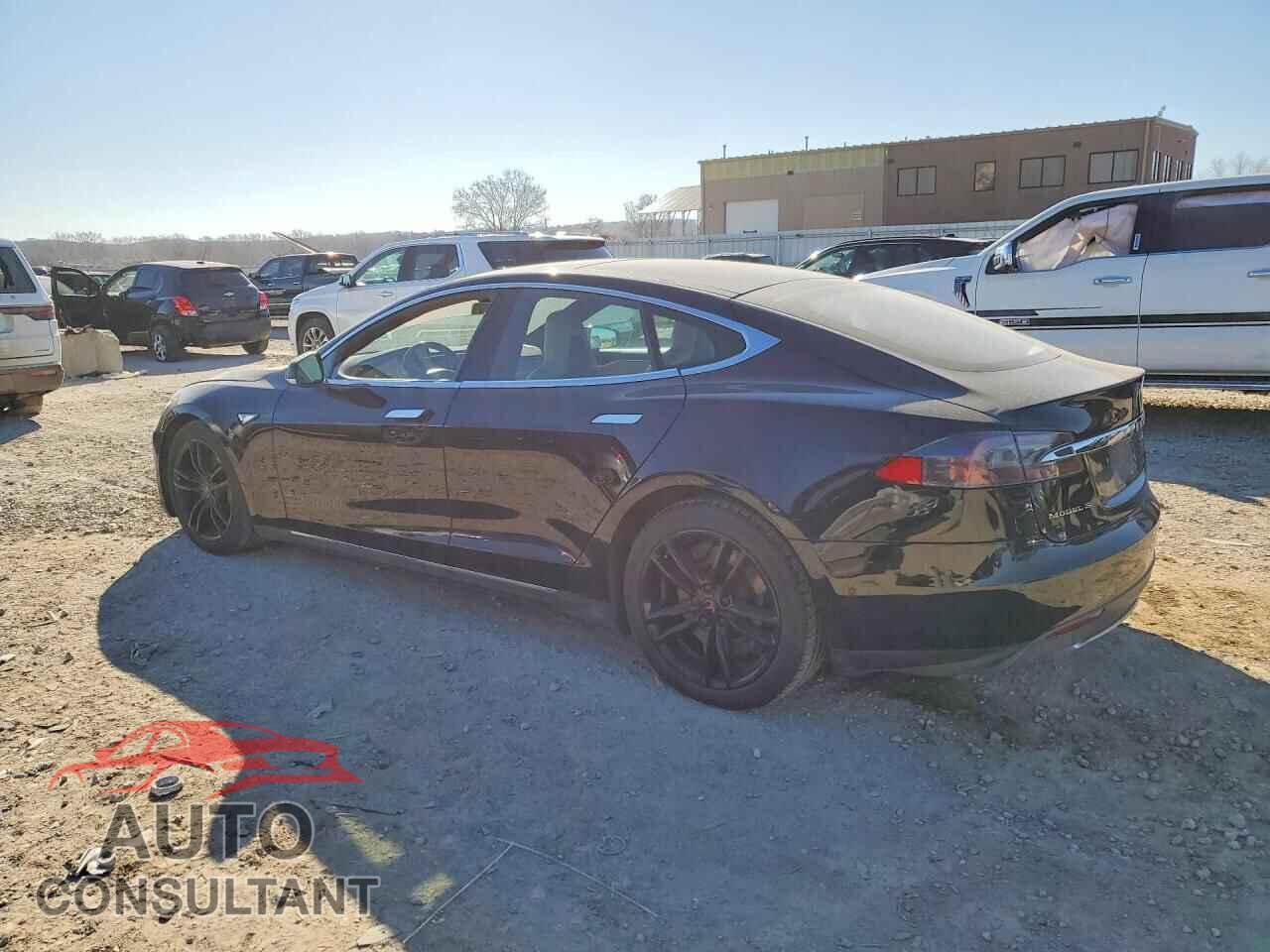 TESLA MODEL S 2015 - 5YJSA1E25FF116343