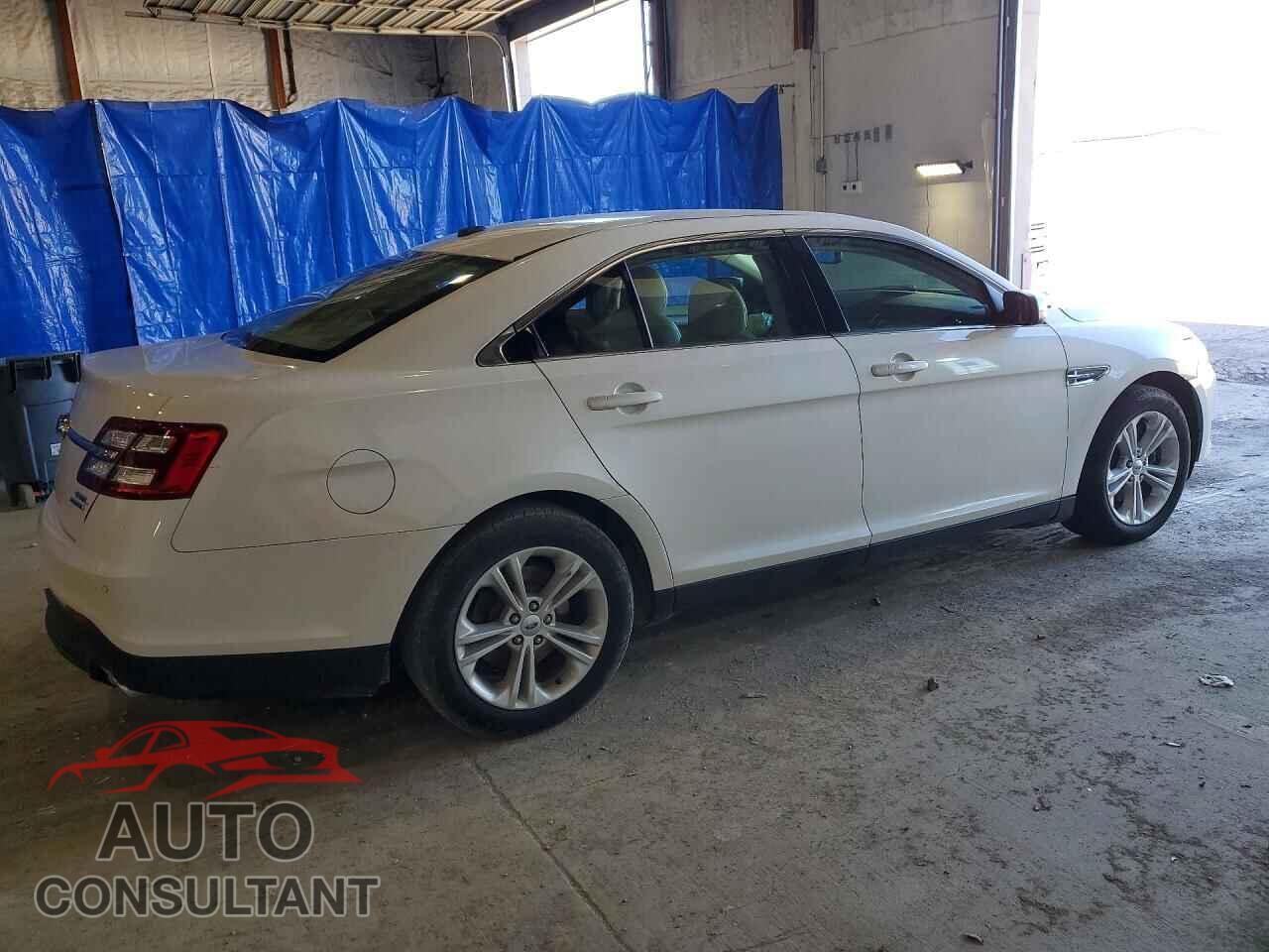 FORD TAURUS 2018 - 1FAHP2E81JG116993