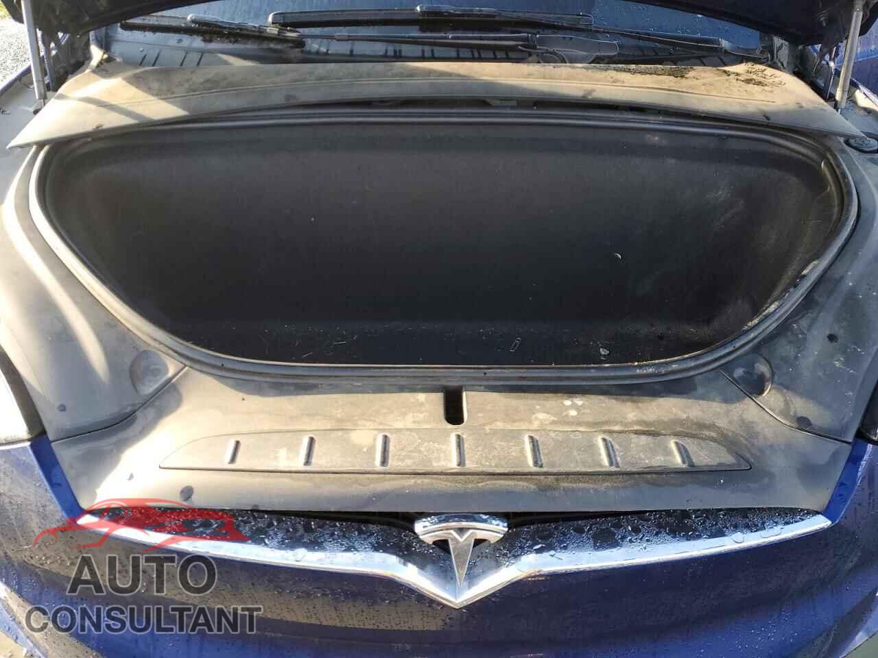 TESLA MODEL X 2018 - 5YJXCBE21JF141190