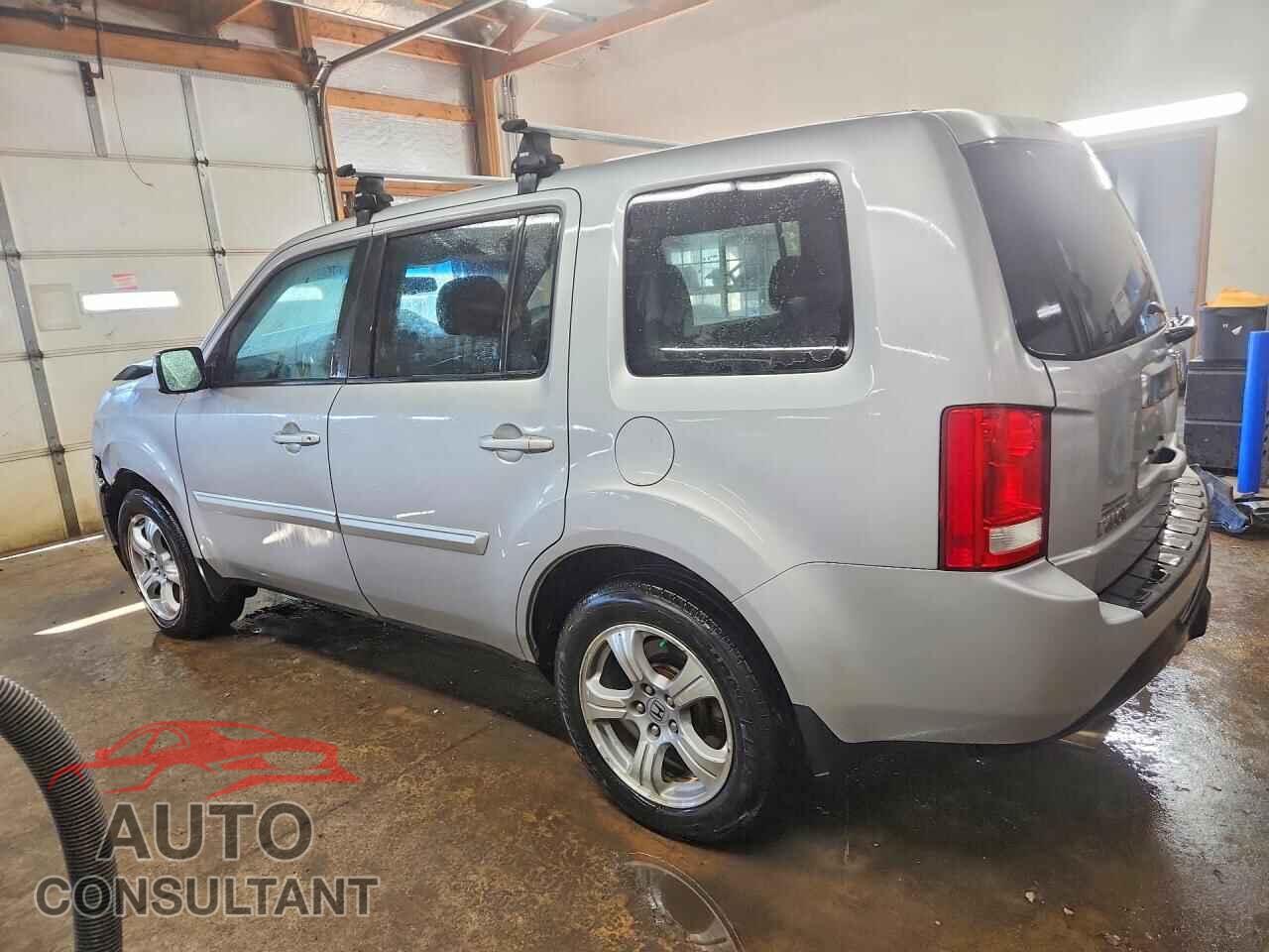 HONDA PILOT 2015 - 5FNYF4H50FB062694