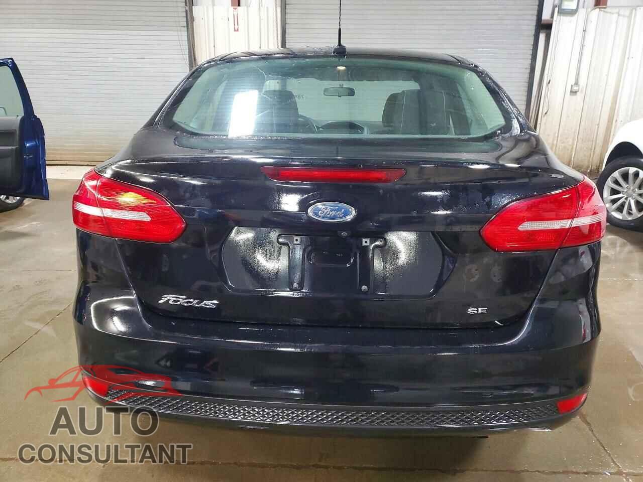 FORD FOCUS 2018 - 1FADP3F25JL257524