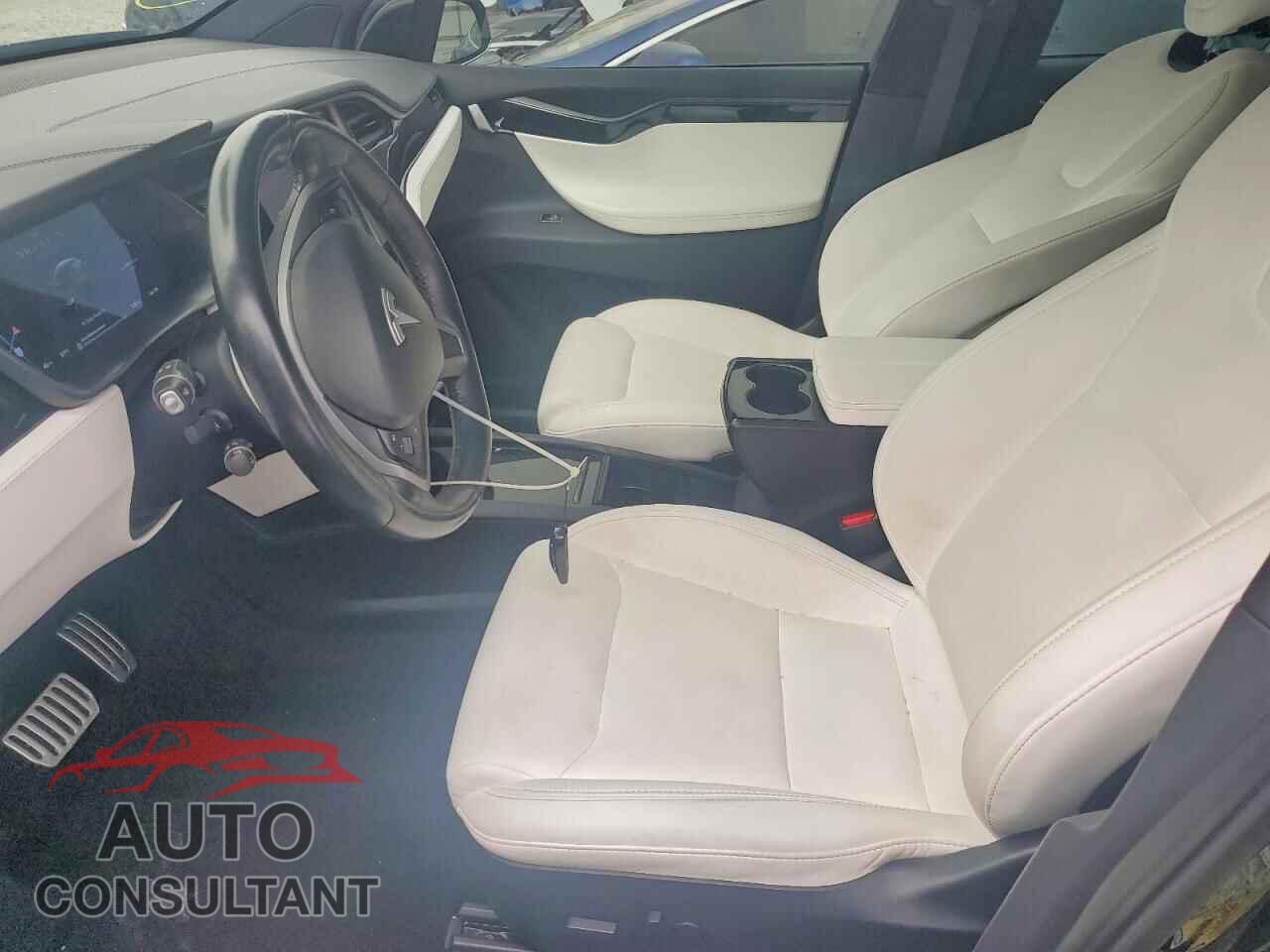 TESLA MODEL X 2020 - 5YJXCBE23LF249393