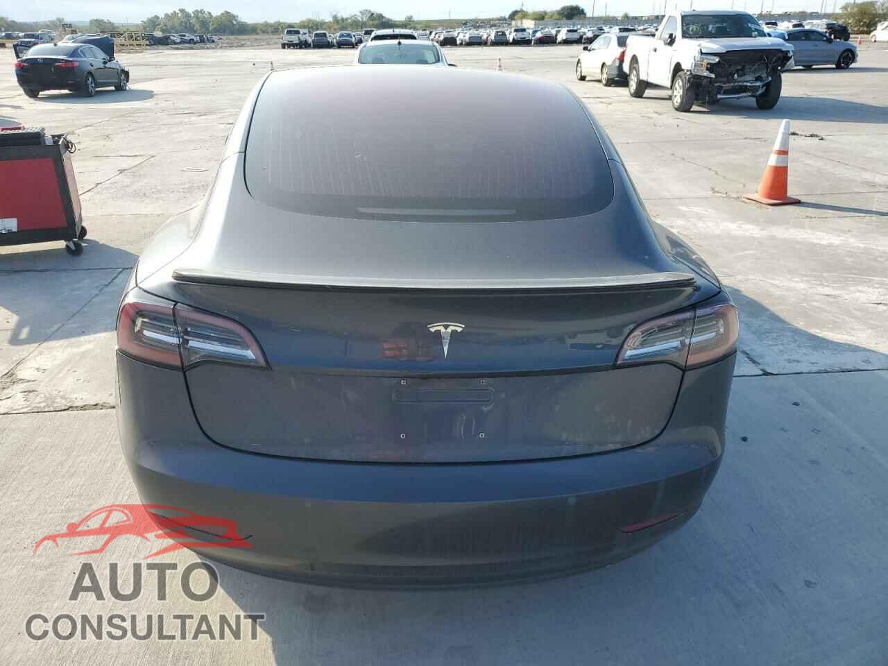 TESLA MODEL 3 2018 - 5YJ3E1EA6JF030497