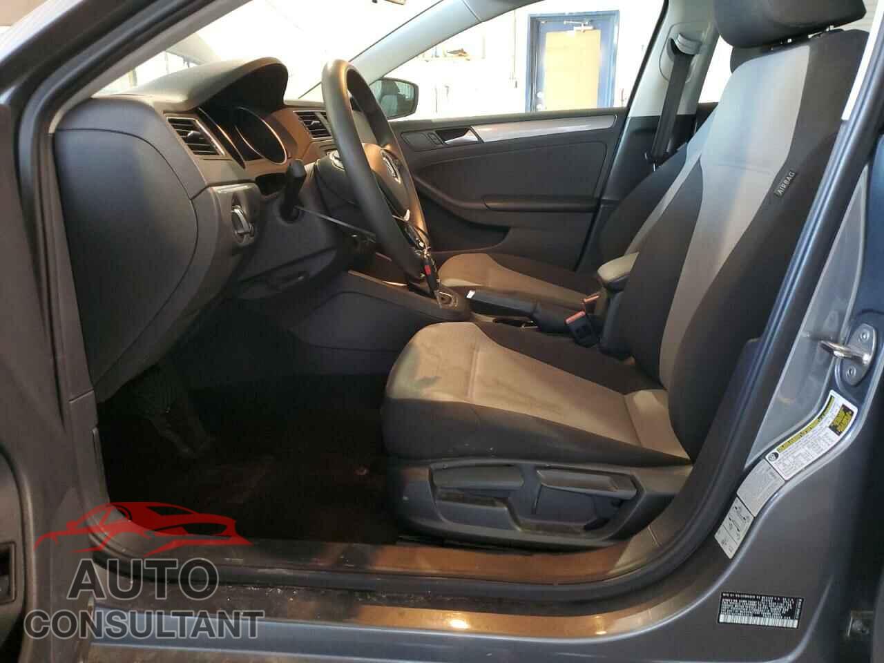 VOLKSWAGEN JETTA 2017 - 3VW2B7AJ1HM392415