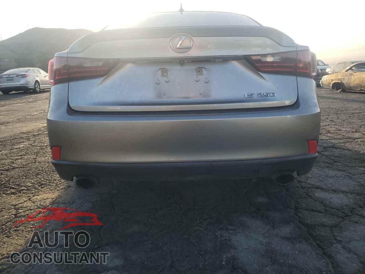 LEXUS IS 2015 - JTHBF1D29F5050186