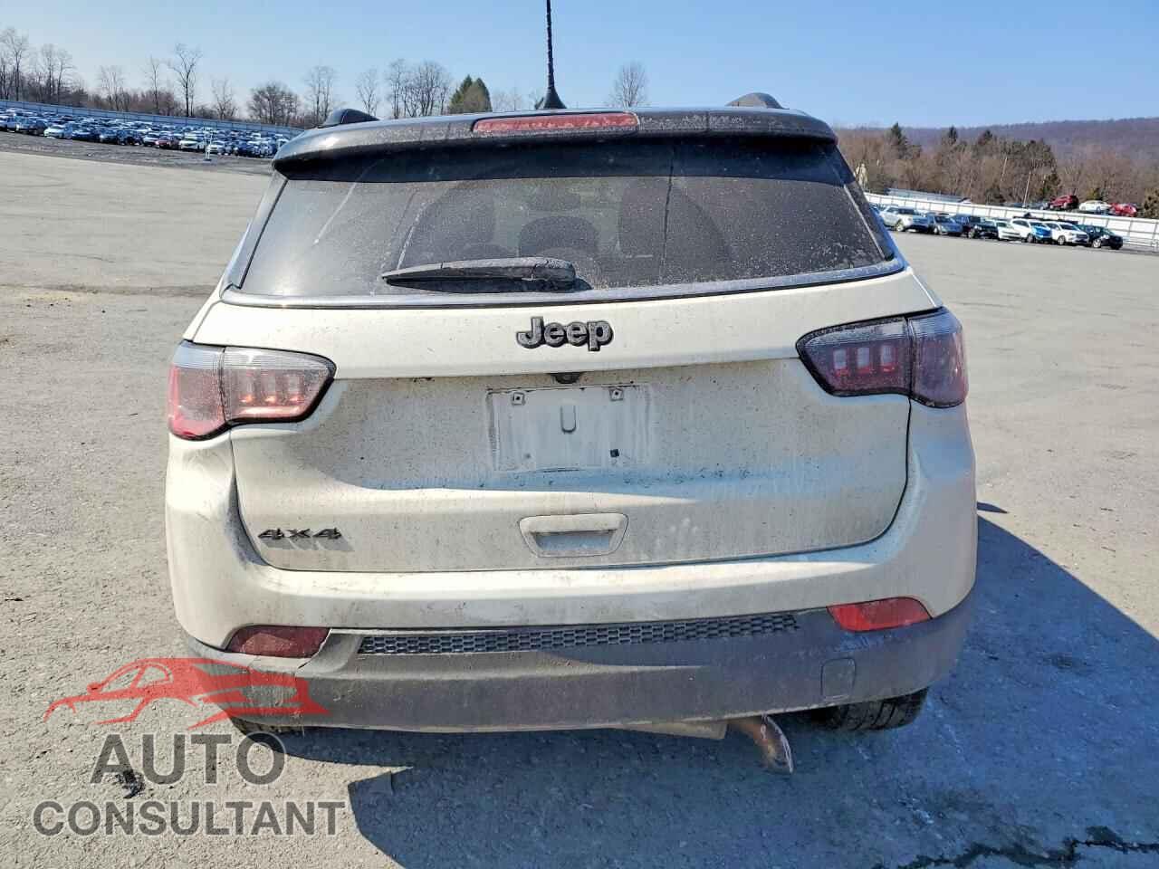 JEEP COMPASS 2018 - 3C4NJDBB7JT307792