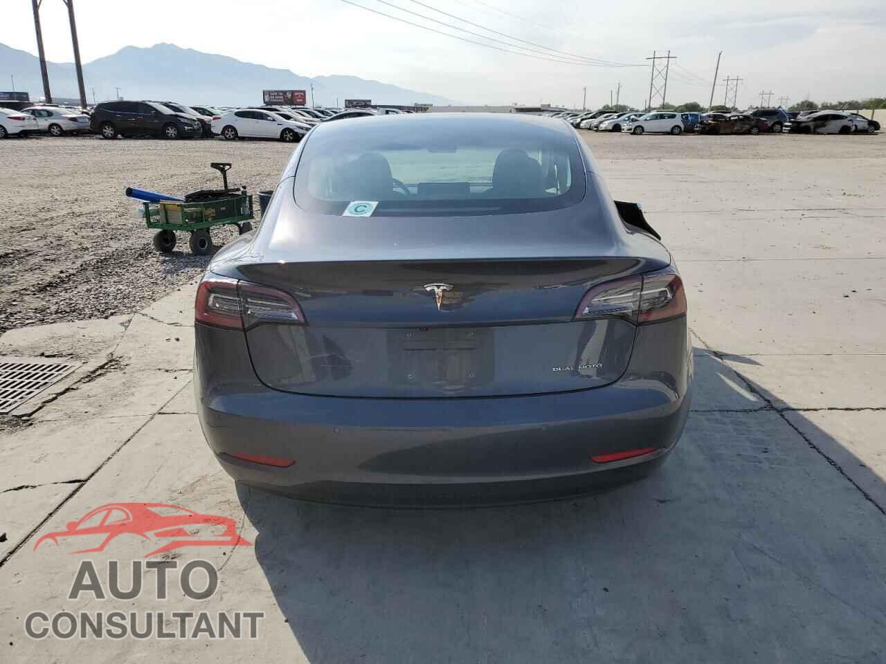 TESLA MODEL 3 2018 - 5YJ3E1EB6JF185205