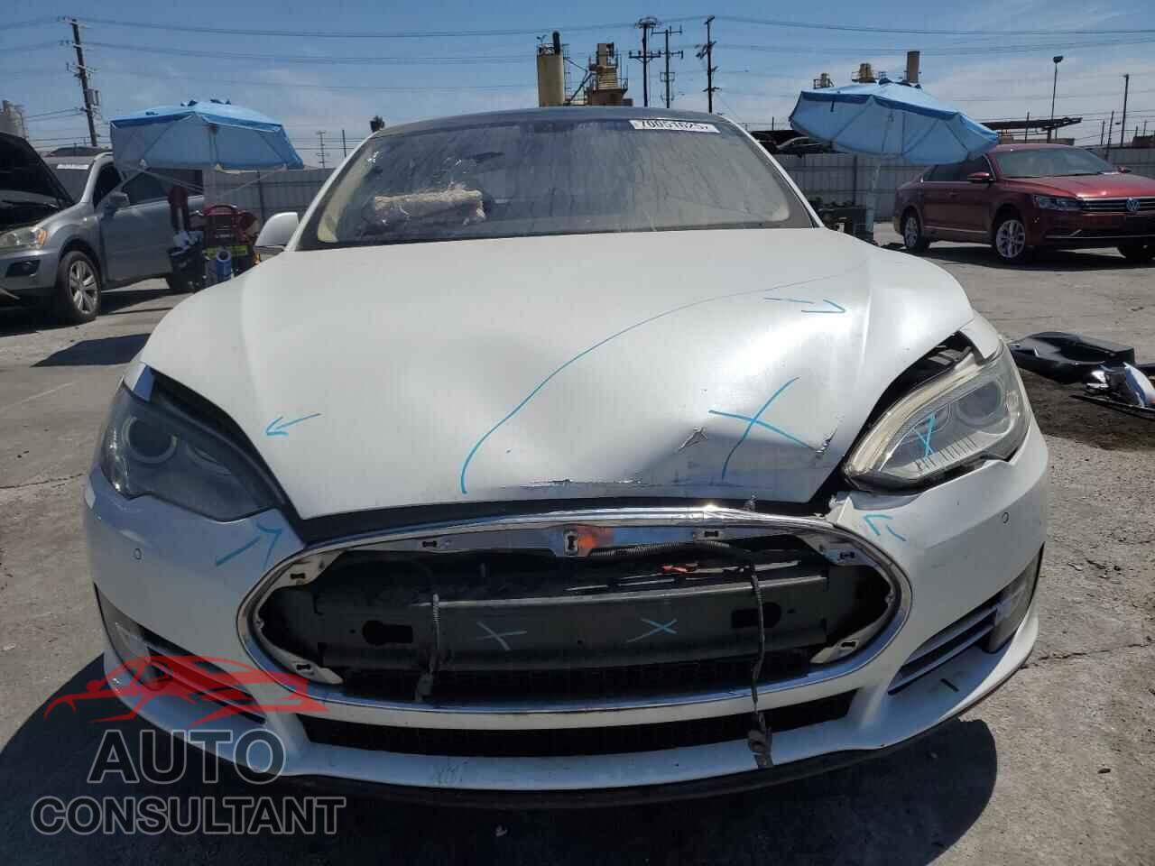 TESLA MODEL S 2013 - 5YJSA1CN5DFP27824