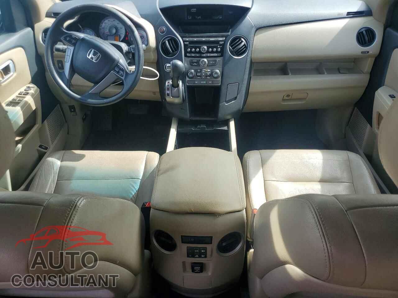 HONDA PILOT 2012 - 5FNYF4H48CB015500