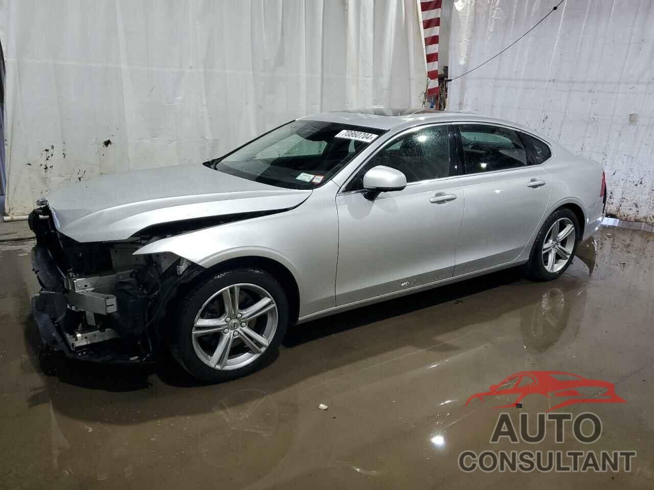 VOLVO S90 2018 - LVY982MK8JP016472