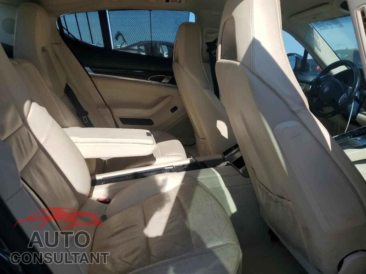 PORSCHE PANAMERA 2011 - WP0AA2A72BL017327