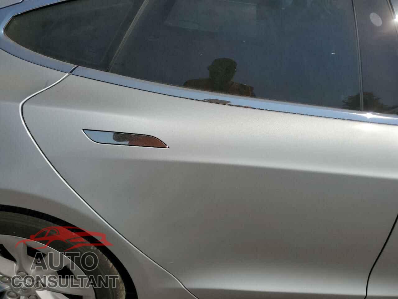 TESLA MODEL S 2017 - 5YJSA1E27HF185120