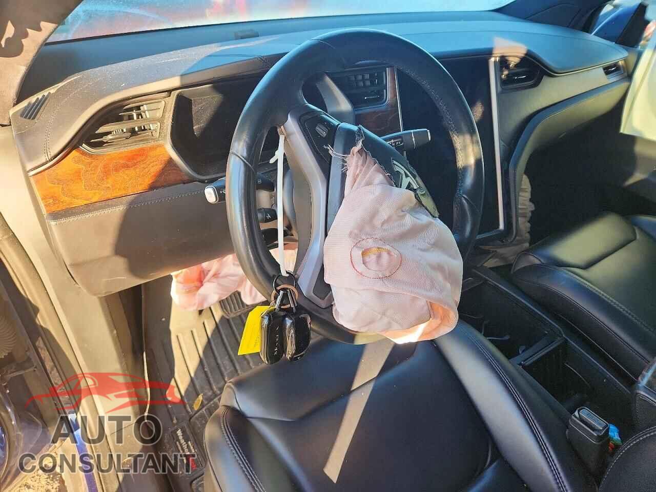 TESLA MODEL X 2018 - 5YJXCAE22JF123534