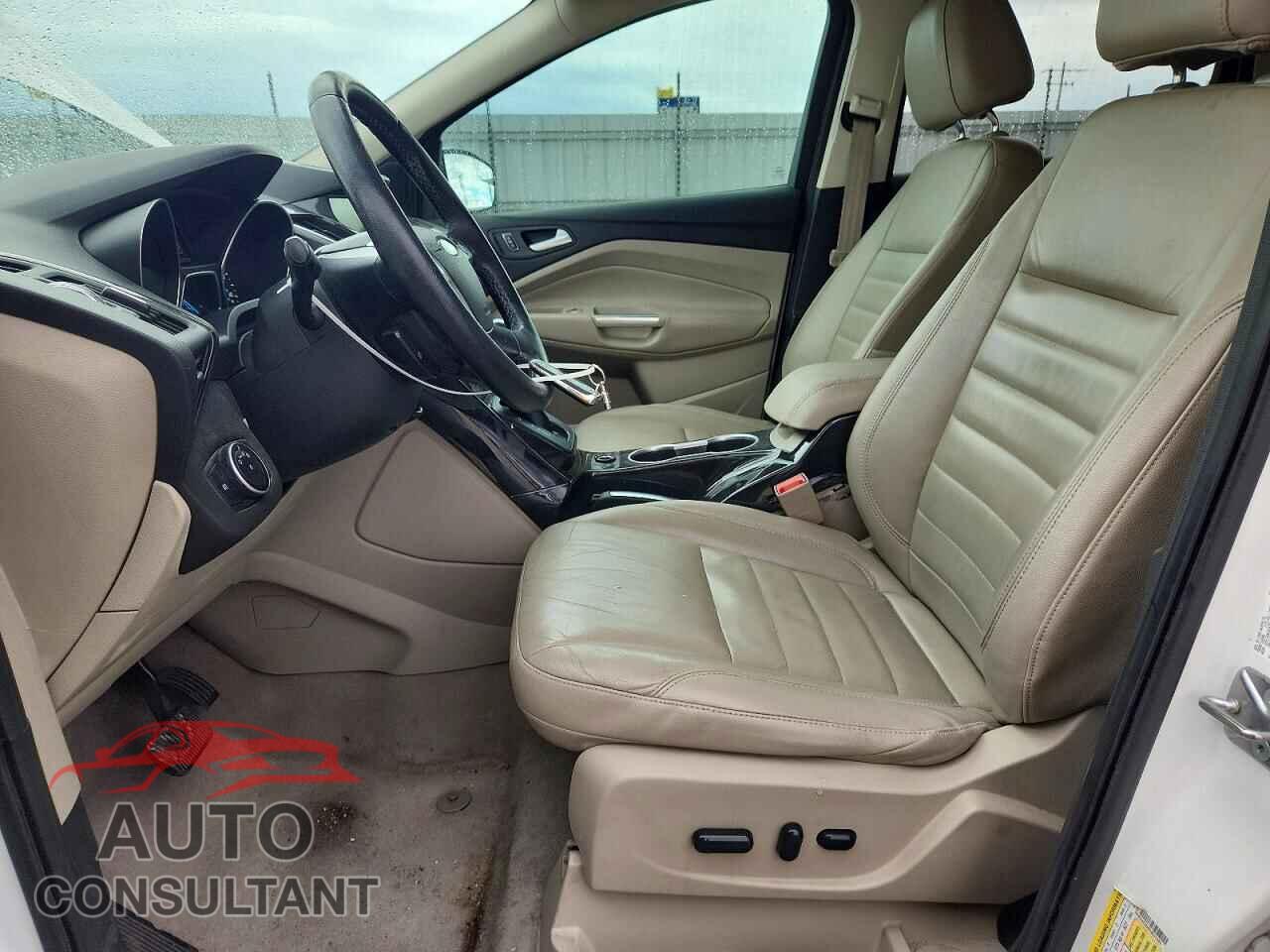 FORD ESCAPE 2015 - 1FMCU0J9XFUB31481