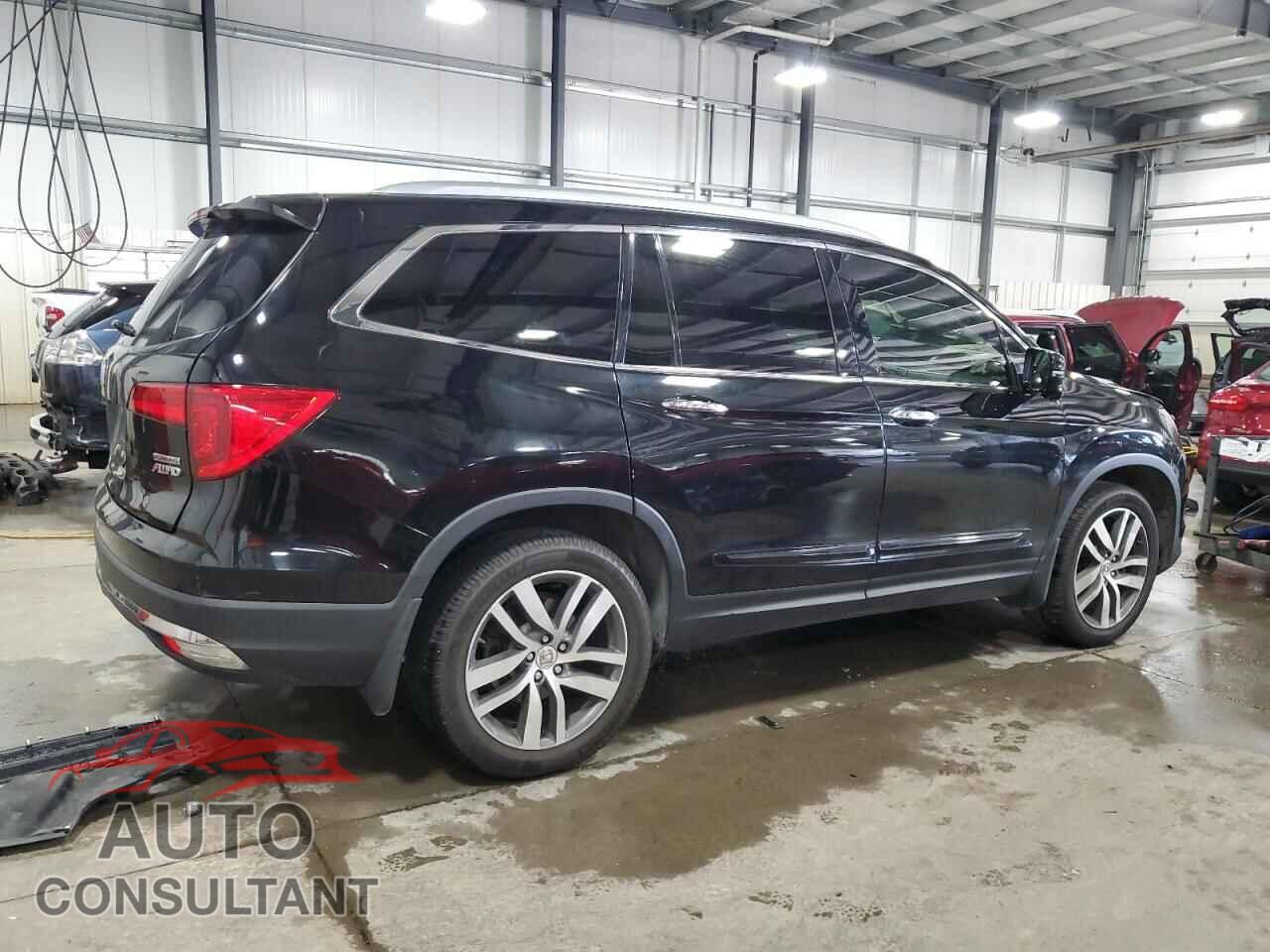 HONDA PILOT 2017 - 5FNYF6H93HB051691