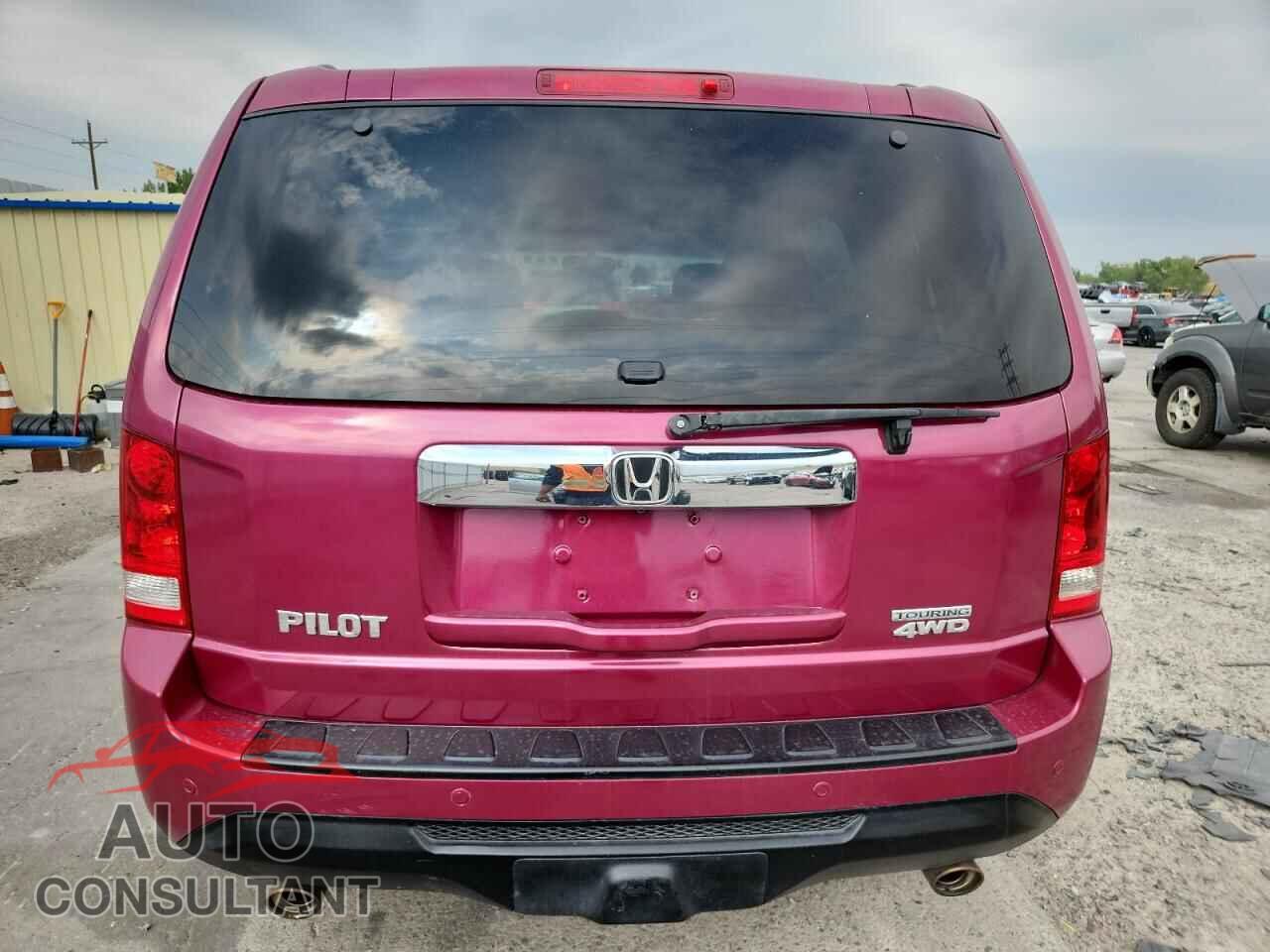 HONDA PILOT 2015 - 5FNYF4H94FB044184