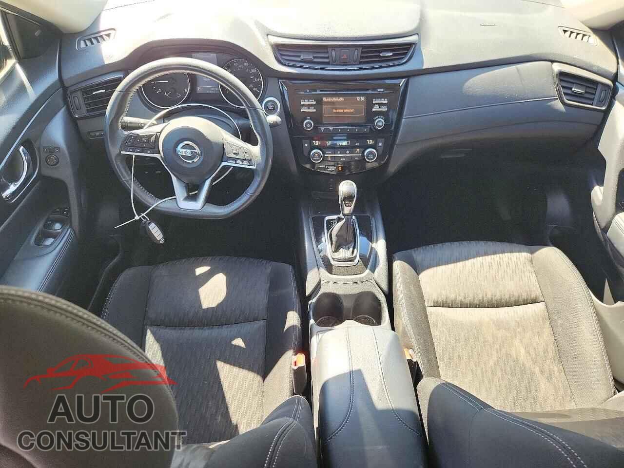 NISSAN ROGUE 2017 - KNMAT2MT2HP601490