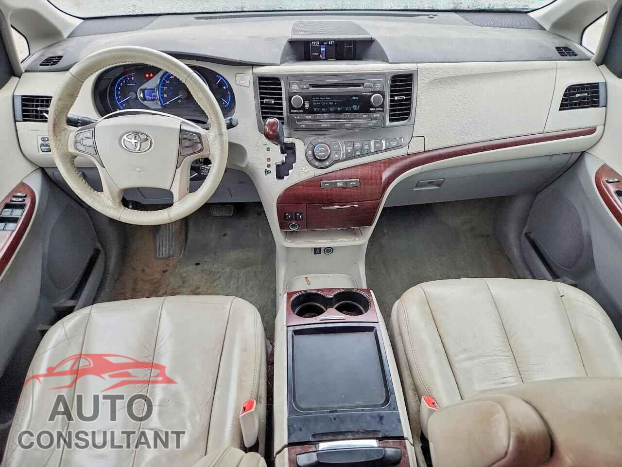 TOYOTA SIENNA 2011 - 5TDDK3DC6BS022957