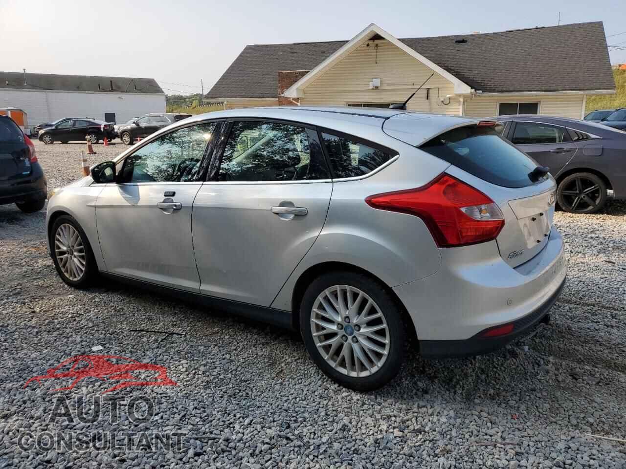 FORD FOCUS 2012 - 1FAHP3M22CL233365