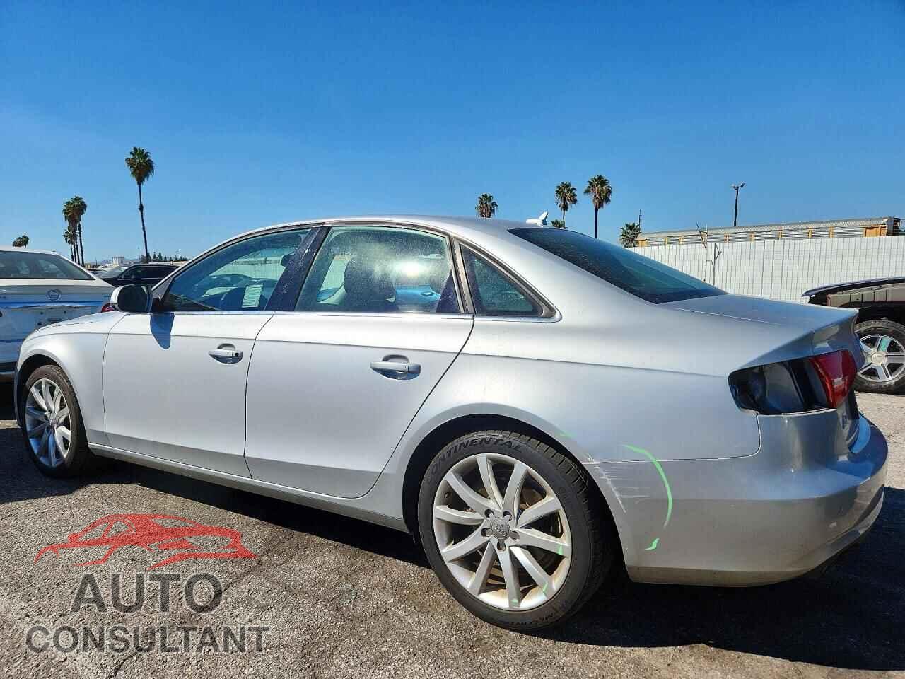 AUDI A4 PREMIUM 2013 - WAUFFAFL8DN024178